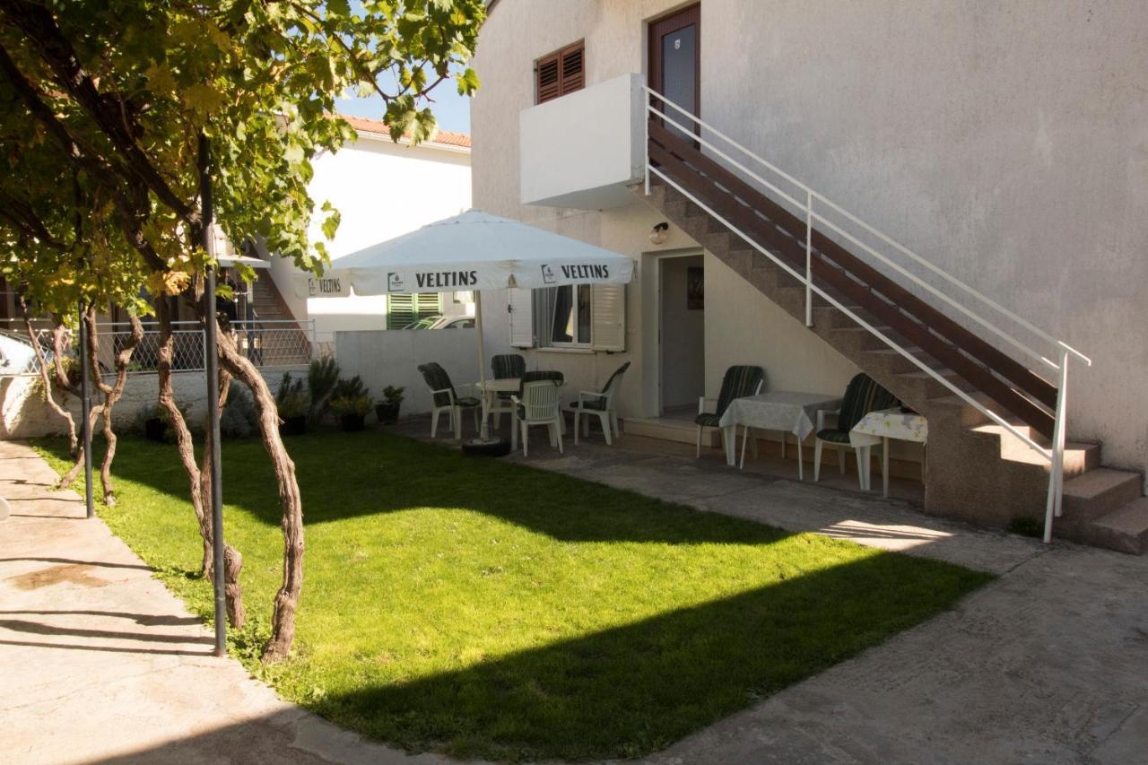 Apartments Ana Vodice Exterior photo