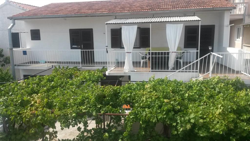 Apartments Ana Vodice Exterior photo